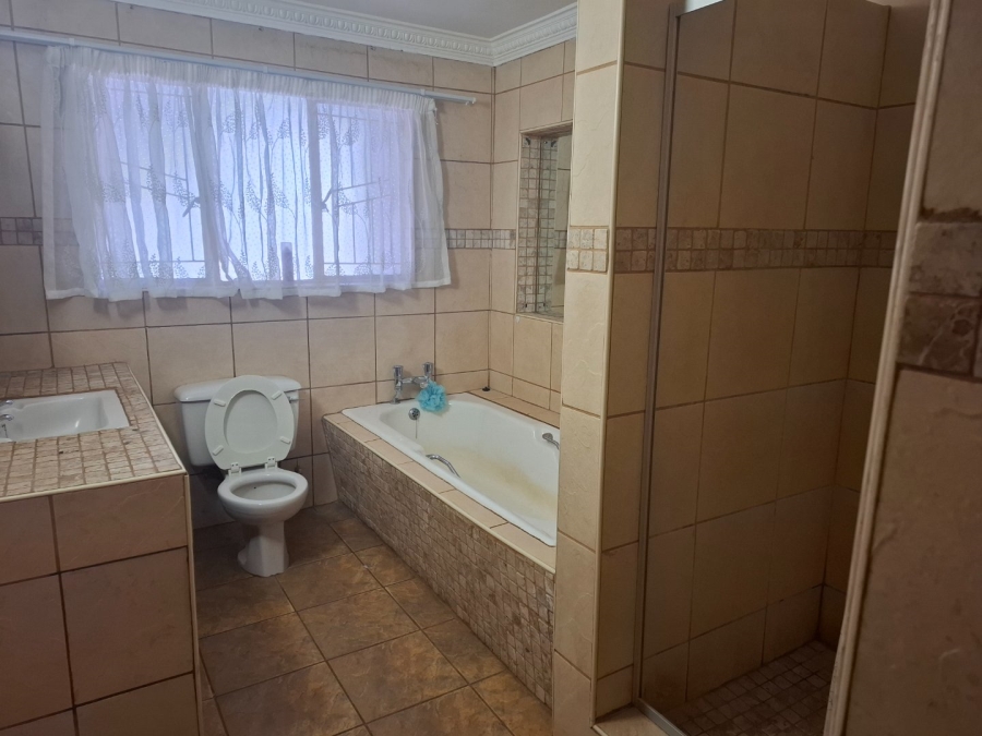 14 Bedroom Property for Sale in Universitas Free State
